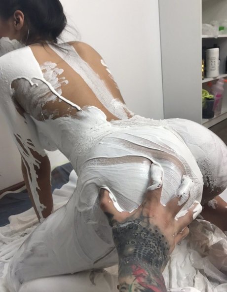 Anna Mukydza hd actress image