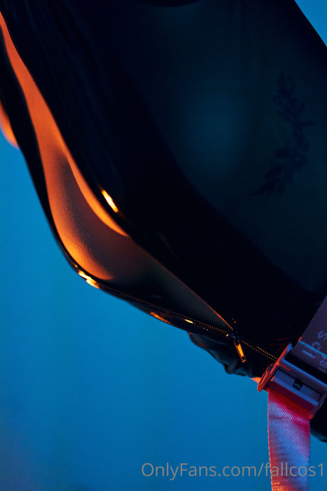 FallCosplay hot actress image