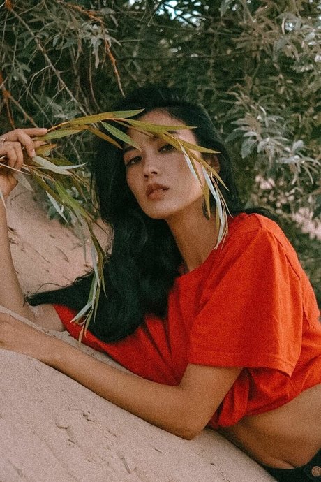 Yoona Lee star adult picture