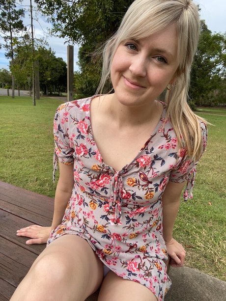 Liz XO_ pornstar adult picture