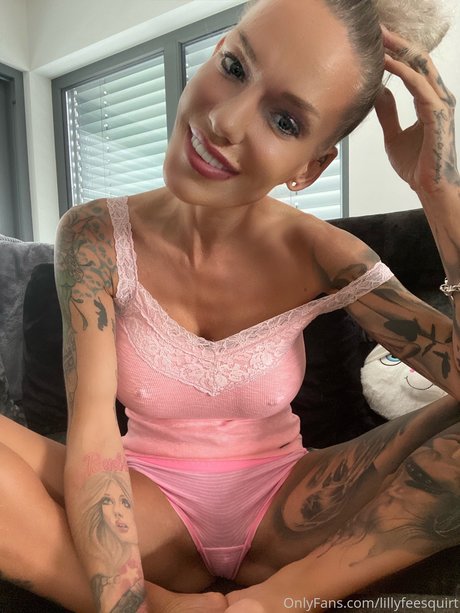 beach blonde onlyfans free naked image