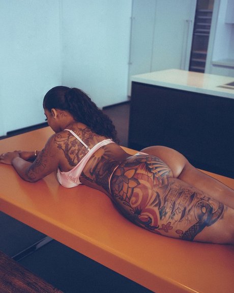 KKVSH pornstar high quality image