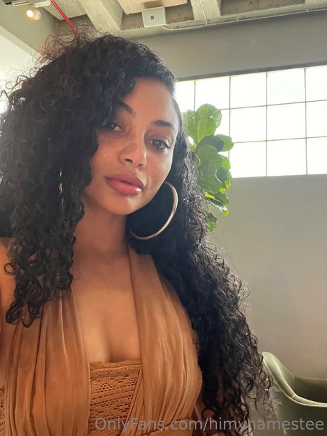 Himynamestee nude pornstar pic