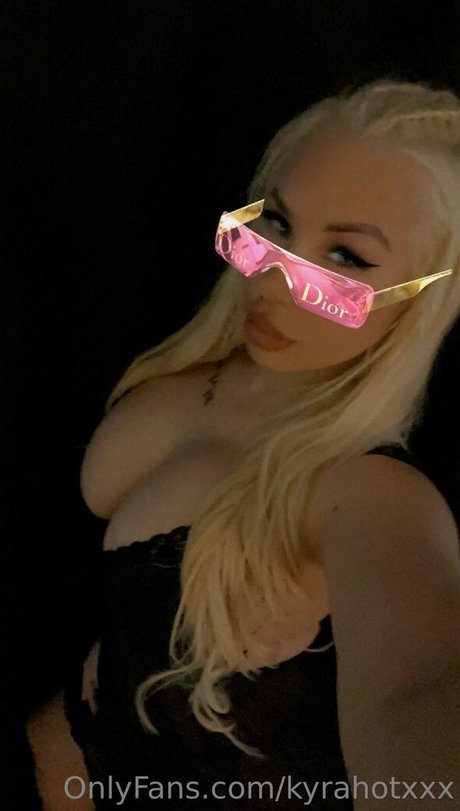 kyrahotxxx pornstar perfect photos