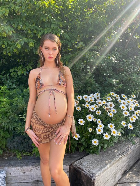 Zoey Luna naked star images