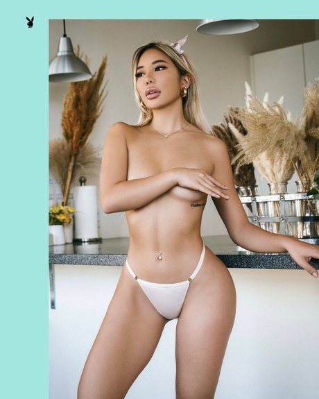 Anthia Mo free pornstar images