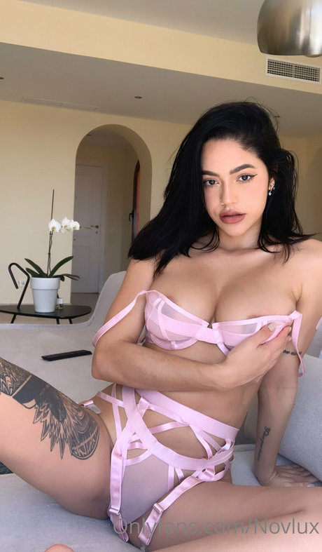 N O V A erotic actress picture