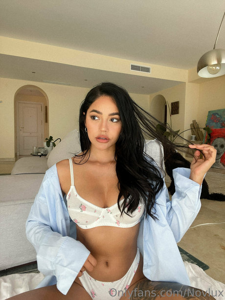 N O V A pornographic star archive