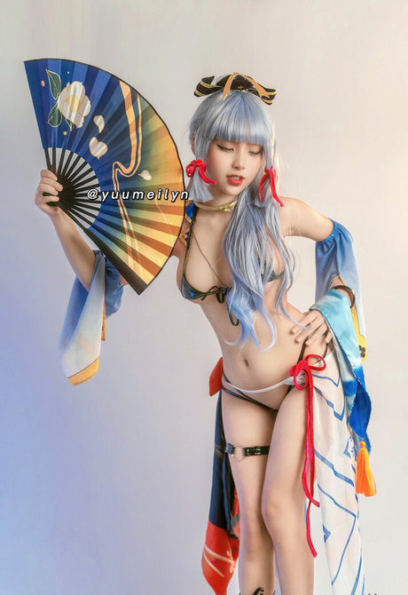 Linhi cute naked star pics