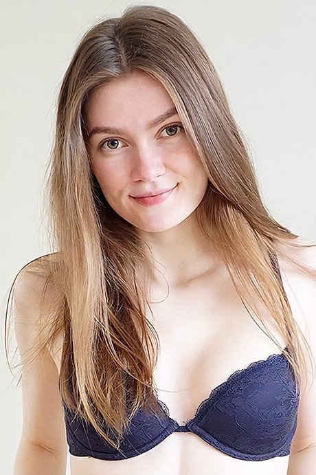 MIRARI pornstar adult pics