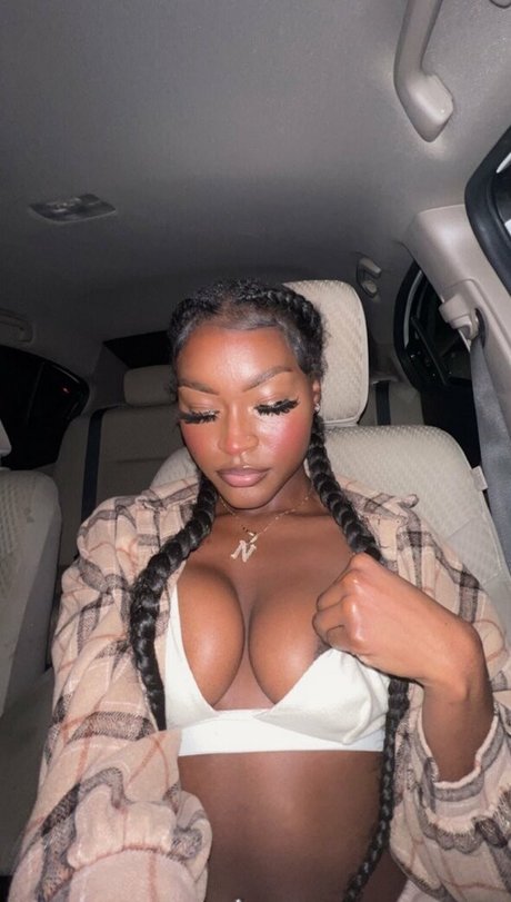 juiicyyyfruit model porn pics