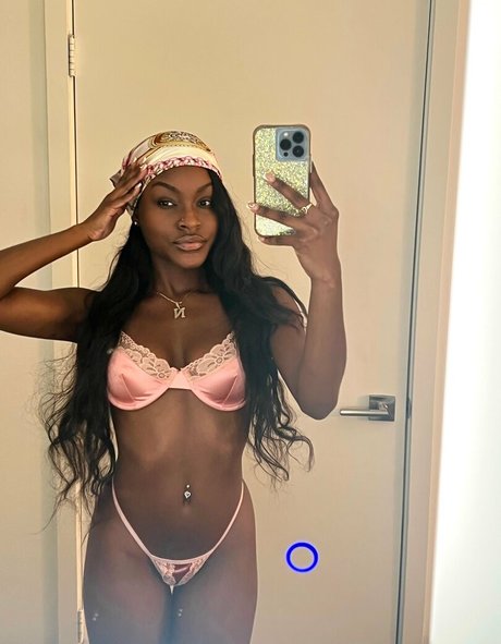 juiicyyyfruit model exclusive picture