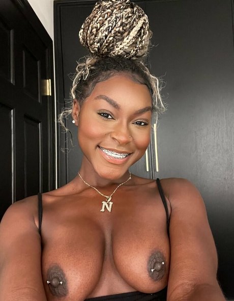 juiicyyyfruit model xxx image