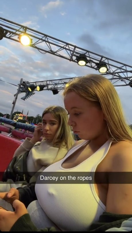 Miss Princess Girl nude model photo