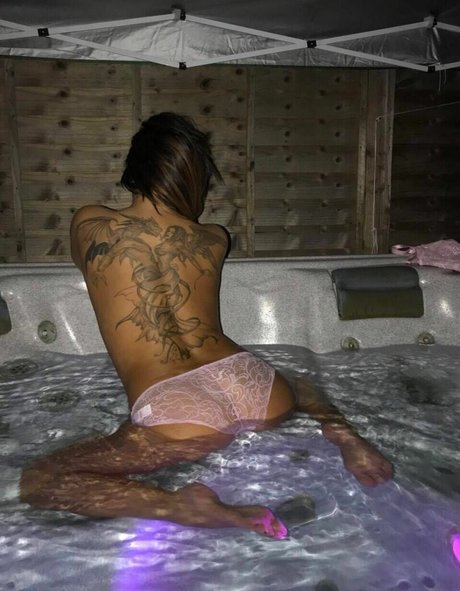 swimming pool onlyfans sexy xxx pictures