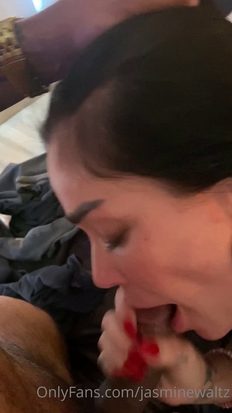 Jasmine Waltz model nice image