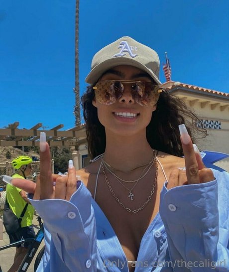 Undercover freak model xxx photo