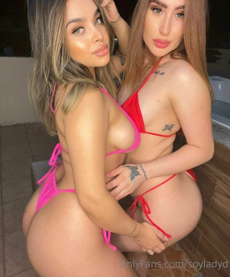 soyladyd erotic model picture