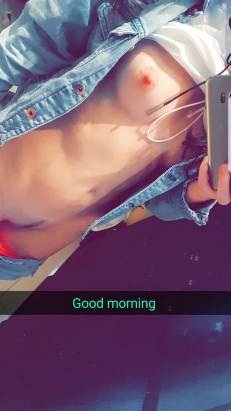 Holly Shit star pics