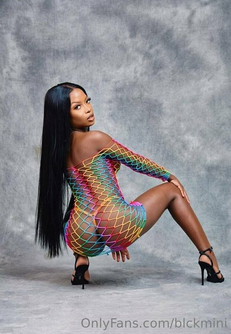 Petite mini model hot pics