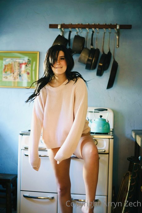 Arryn Zech model hd photos