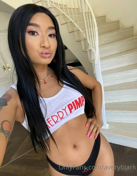 Avery black nudes star gallery