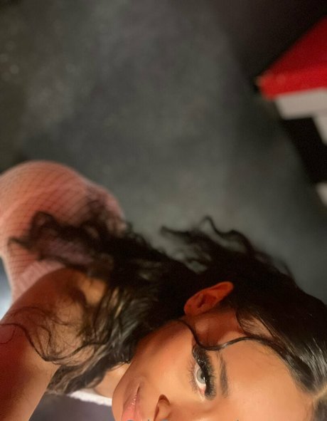 yazzyyams star hot pics