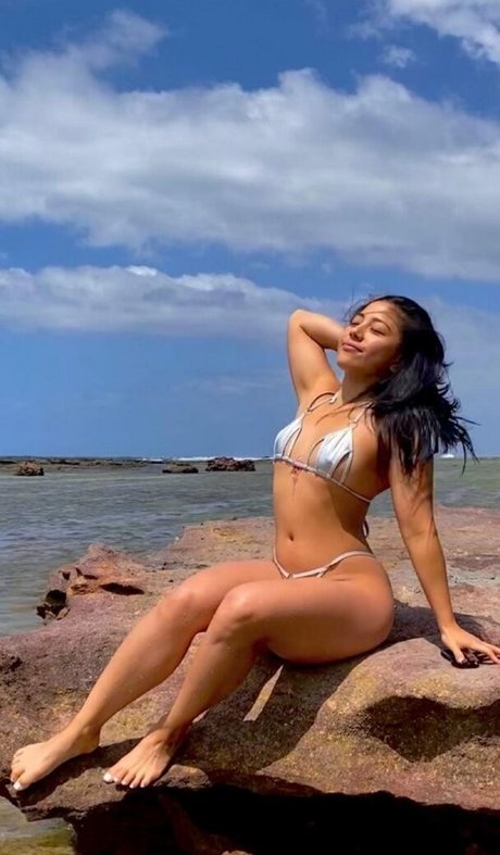 Badgalcascas pretty actress pic