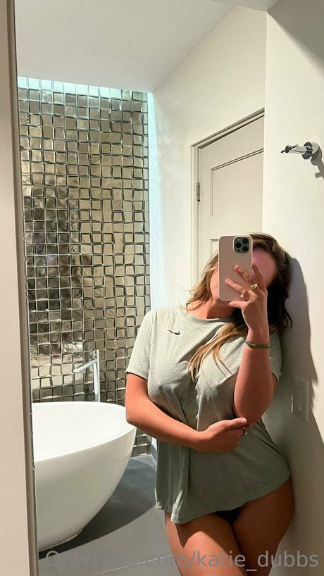 Katie Williams star pretty images