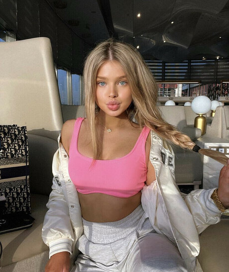 Zolotovaver model hd photos