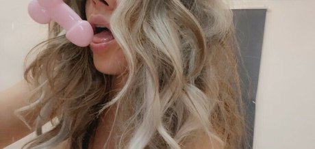 Mimi QS best actress gallery