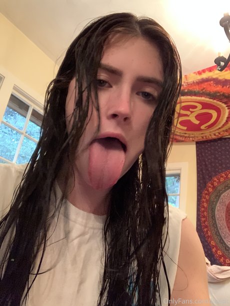 Keep Chambers model hd pic