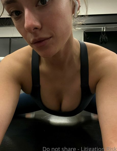 Yana Demeester pornstar sexy image