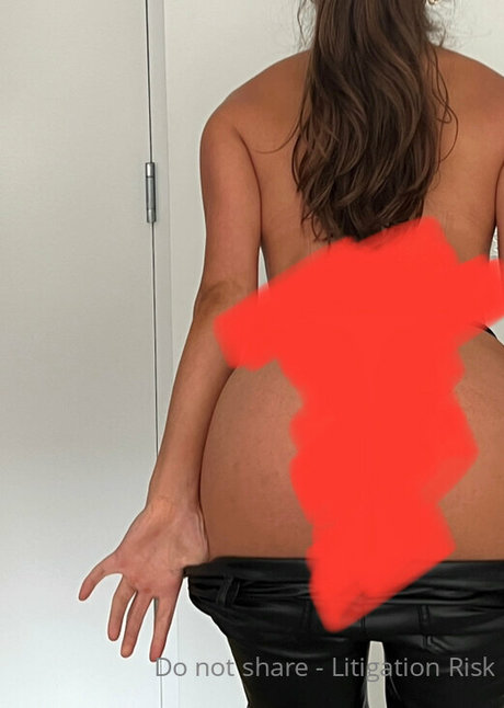 Yana Demeester model nude images