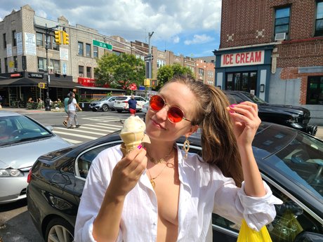 MissionIceCream pornstar nude pic