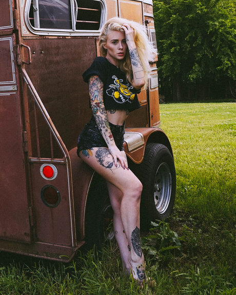 Alysha Nett hot star galleries