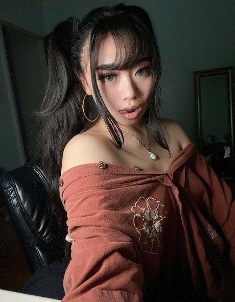 Jizzmun nude actress pic