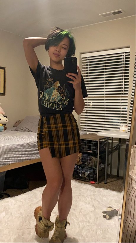 Chandradez model xxx img