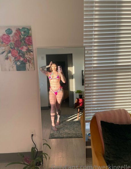 OftenElle sex model images