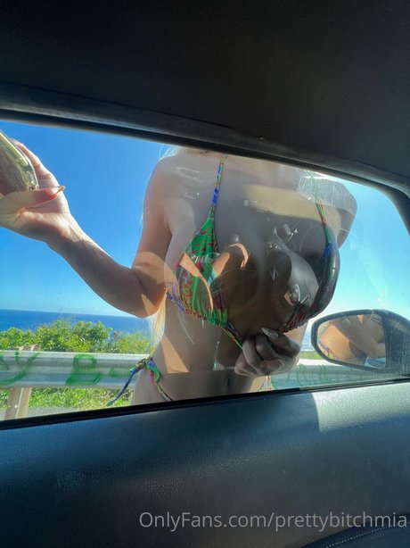 Mia Huffman adult model archive