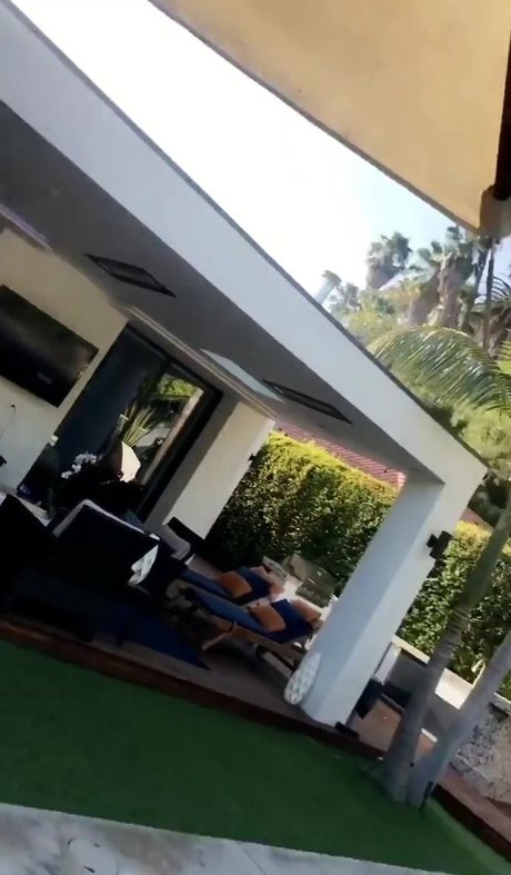 Edwina Carla Isaacs art star gallery