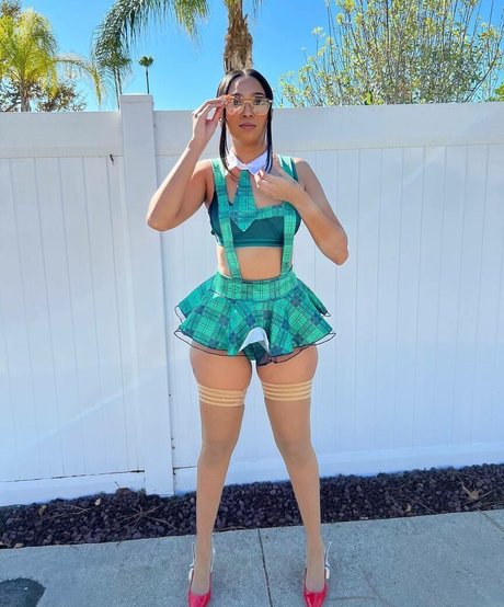 Edwina Carla Isaacs model free pic