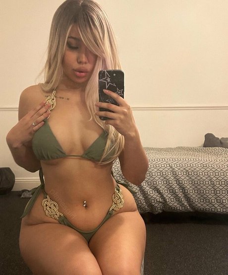 planesgirl model hd pic