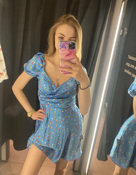 busya18plus naked pornstar archive