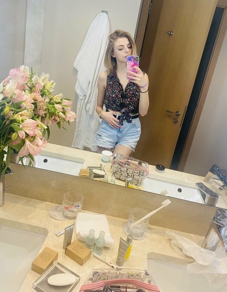 busya18plus model adult pictures