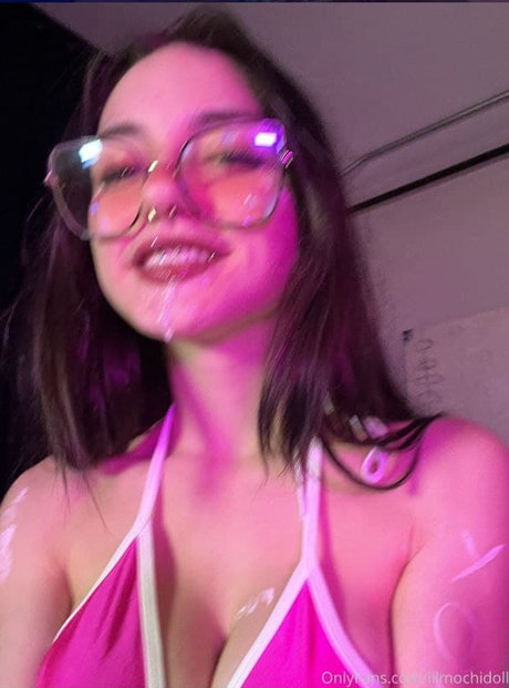 Lil Doll_ hot star img