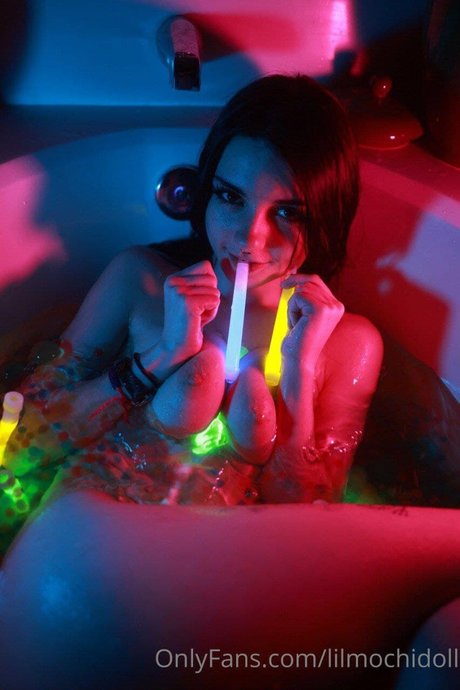 Lil Doll_ porn model images