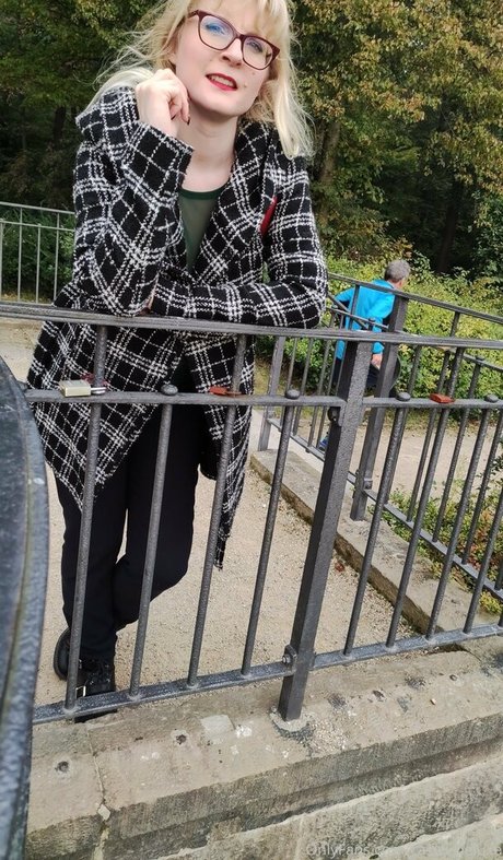 Casey Deluxe hd pornstar gallery