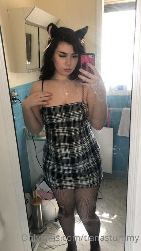 Tianastummy nice pornstar image