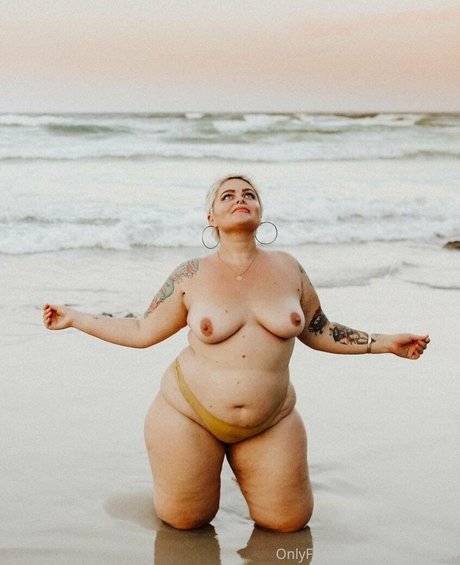 Tallulah Moon_ art star pic